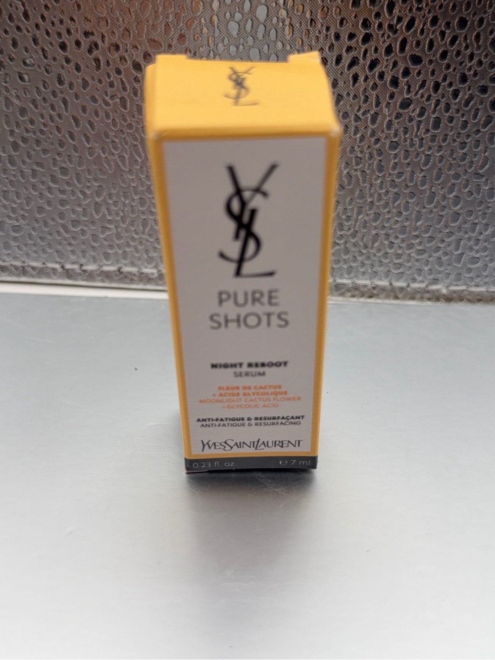 Yves Saint Laurent Pure Shots Night Reboot Serum - Yellow and White Box